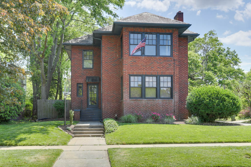 1700 Claremont Ave - 2